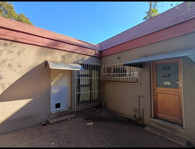 4 BEDROOM HOUSE FOR SALE IN FLORA GARDENS